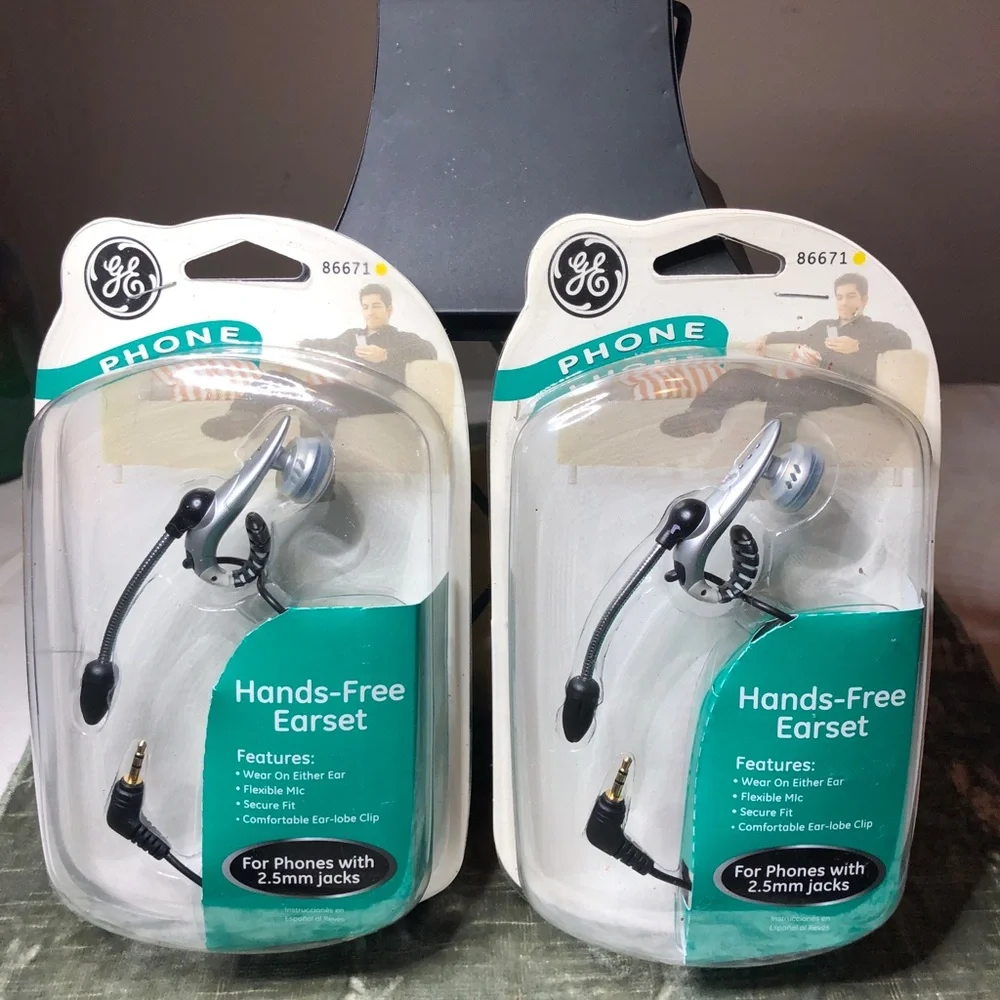 Hands-Free Earsset - Black and Silver
